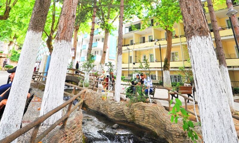 Oylat Kaplıcaları Aşiyan Otel