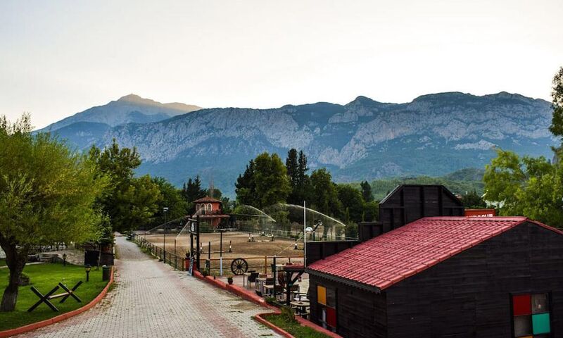 Hotel Berke Ranch and Nature