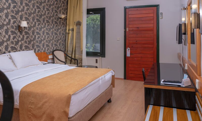 Assos Eden Gardens Hotel