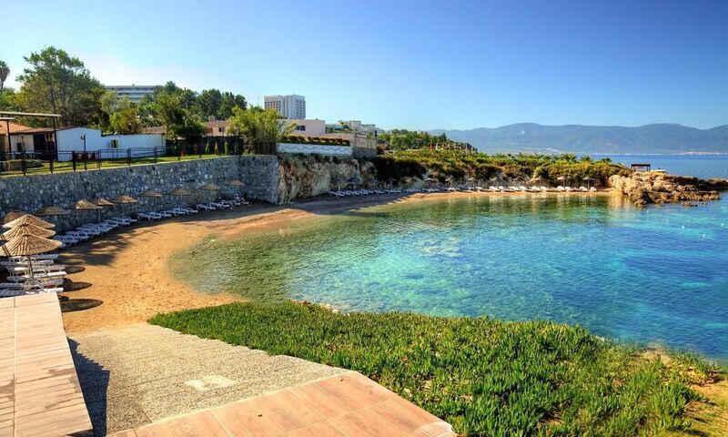 Le Bleu Hotel & Resort