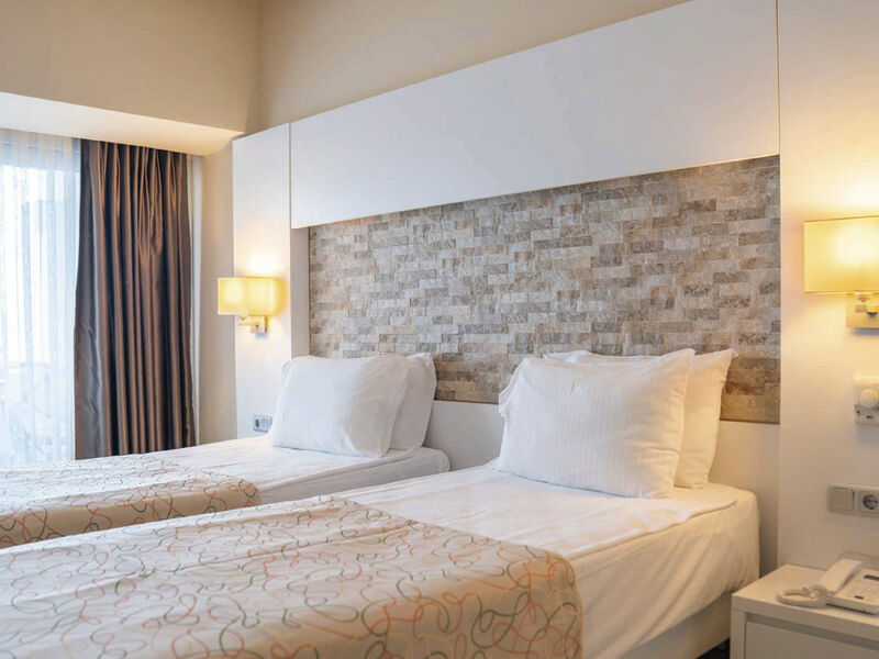 Altın Yunus Resort & Thermal Hotel Çeşme